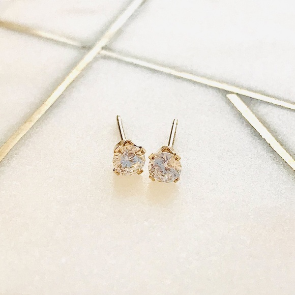 14K gold filled cz diamond studs - Picture 1 of 4